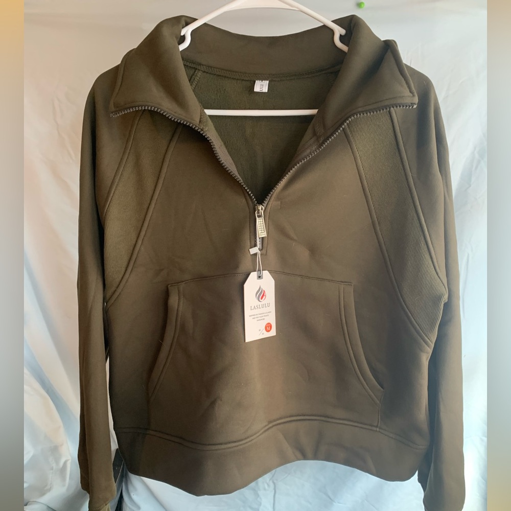 Women’s Laslulu medium 3/4 zip up green sweater with pockets